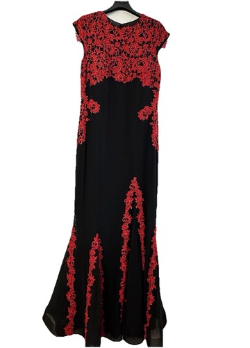 Ballkleid extravagantes - •,
