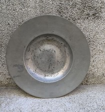 sehr großer Zinn Breitrand