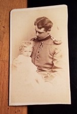 Soldat Offizier in Uniform mit