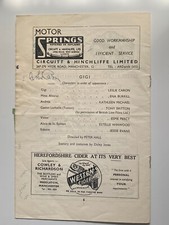 Leslie Caron -   Film / Tänzerin -   original Autogramm  - Größe   23  x 14 cm