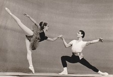 Foto AK Hübsche Frau Mann