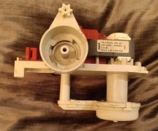 Kondenswasserpumpe für Miele Trockner usw. 