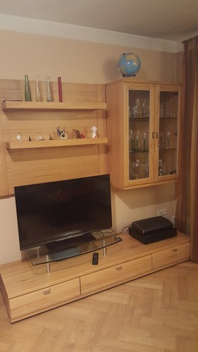 Hängevitrine und sideboard - und,