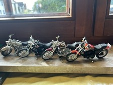 Harley Davidson FAT Boy-Night Train-Springer-Sportster- 4 Vitrinenmodelle - 1/18