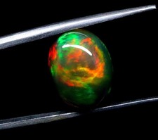 Schwarzer Opal Oval Feueropal