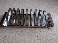 Servierplatte mit Holzgriffen + Halterung für Toastscheiben - Edelstahl - Retro