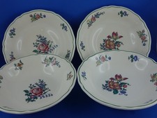 4 Schalen Müsli Salat Dessert