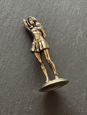 Sinnliche Frau aus Messing |