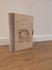 Holzbox In Form Eines Buches