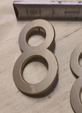 Vintage Aluminium Zahlen "8"