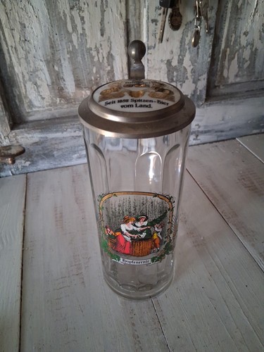 Alter bierkrug mit zinndeckel - bierkrug,