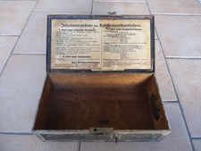 Luftschutzverbandkasten mit Inhaltstafel Holz / Metall