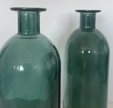 2 Grüne Vintage Pressglas