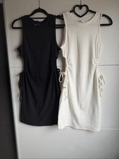 Zwei Kleider Schwarz und Weiß