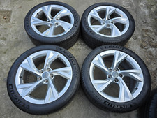 Audi A4 S4 B9 8W Sommerräder Alufelgen 8W0601025EJ 18 Zoll Michelin