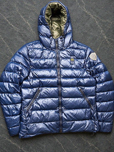 Blauer daunenjacke - u.s.a.,