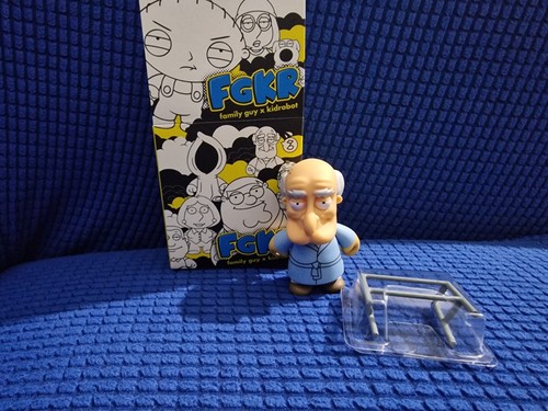 Kidrobot family guy mr - x,