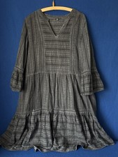 SOCCX Damen Stufen Kleid Gr