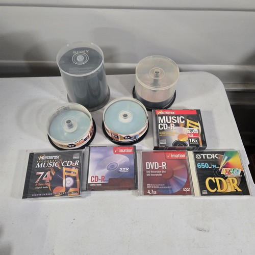 Huge blank media - lot, 151