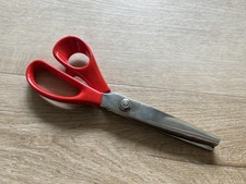 Stoff Zickzack Schere, 21cm, Metall, Roter Griff Stoffschere