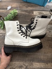 Dr. Airwair Martens 