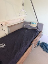 aks-saniflow2 Wechseldrucksystem mit Matratze 200x90cm