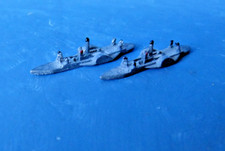 2 Metall Modelle 1:1250