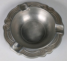 Alter Aschenbecher aus Zinn, Punze W mit Waage, deutsch, 1. Hälfte 20. Jh. 