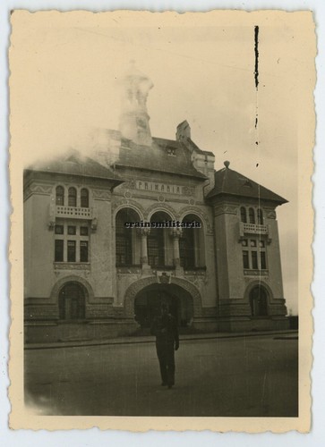 Orig foto soldat vor rathaus - vor,