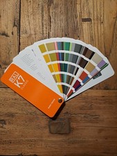 RAL K7 Farbfächer mit Insgesamt 213 Farben