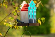 Kleines Deko-Vogelhaus