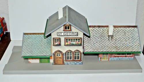 Faller hit train bahnhof - bahnhof, st