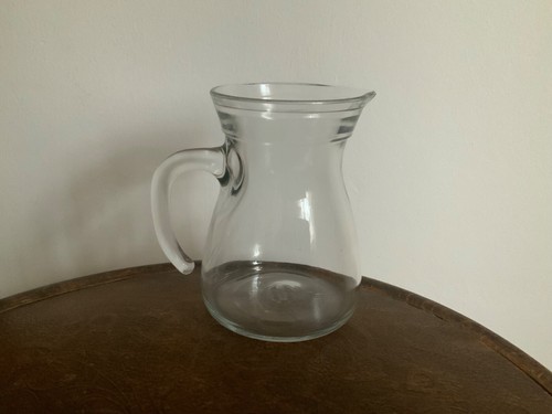 Vintage kleiner glaskrug - kleiner, milch