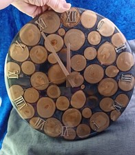 Wanduhr Holz, Epoxidharz Handgefertigt (30 cm Durchmesser)