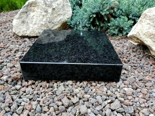 Granitsockel mit bohrung - granitsockel,