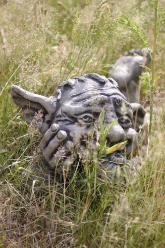 Gartenfigur troll faulenzer - gartenfigur,