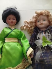 Sammlerpuppe Porzellan.Gilde Handarbeit. Süßes, kleines Schulmädchen.Unbespielt!