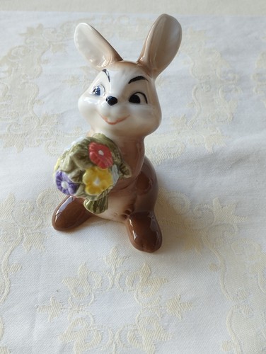 Goebel hase mit blumenstrauß - hase,