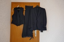 3 teilig.Herrenanzug dunkelblau m. Nadelstreifen, Gr. 25 (?).Bitte Maße beachten
