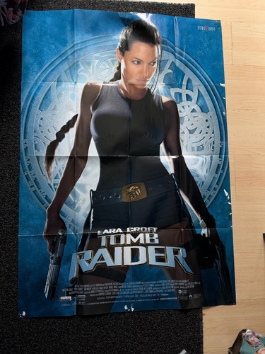 Tomb raider lara - tomb,