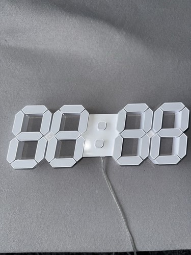 Digitale led uhr mit usb - digitale, usb-c
