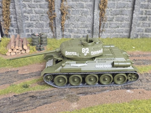 Sowjetischer panzer 85 - t-34/85,