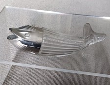 erdnussspender wal fisch