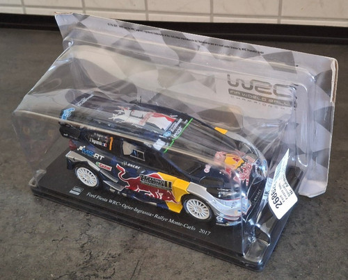 Ford fiesta rs wrc - 1:24,