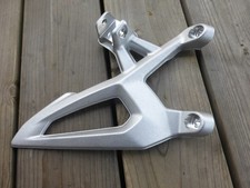 BMW R 1200 1250 R RS LC K53 K54 Fußrastenplatte Fußraste Trägerplatte Li 8540796