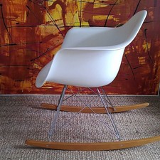 Vitra Eames Plastic Armchair