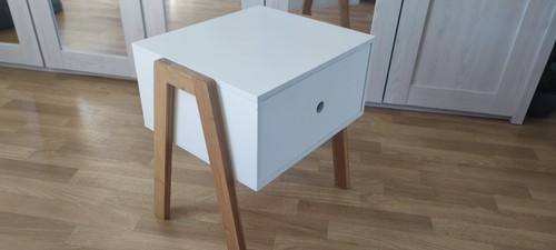 Kleiner nachttisch - kleiner,