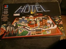 Hotel von MB Spiele - Eine Laterne - Brettspiele schwarze Ausgabe Retro