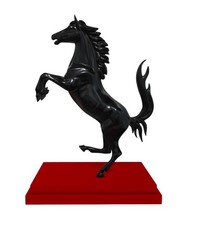 Ferrari Statue tänzelndes