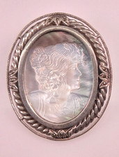 alte Perlmutt-Kamee  Brosche